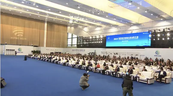 曾毓群透露：巧克力换电系统搭载宁德时代最新耐高温电池，无需水冷装置