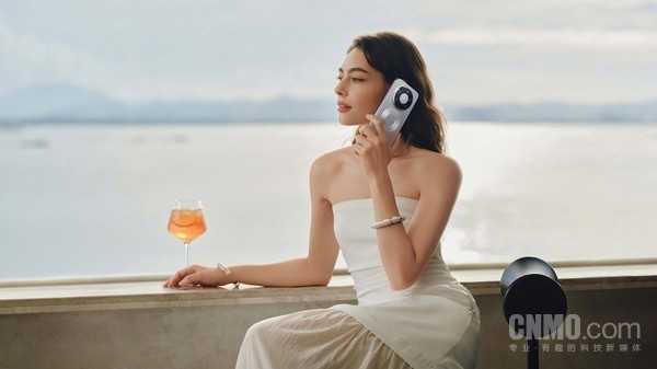 海外用户聚焦华为Mate80，带动明星争相入手，线上库存瞬间售空