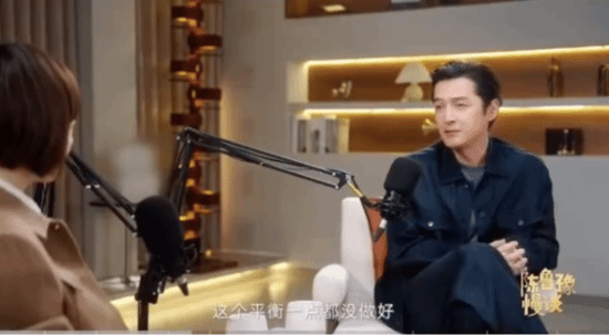 胡歌透露母亲对他演的古偶剧不太认可，希望他能接一些更有深度的作品