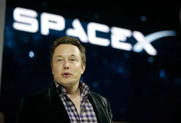 马斯克为何改变主意选择让SpaceX上市？