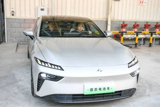东风汽车推出“固态电池车”！计划2027年实现量产