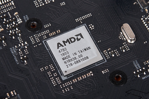 DDR5价格高得离谱，简直是技术倒退！DDR4主板性价比超高，可惜有个坏消息