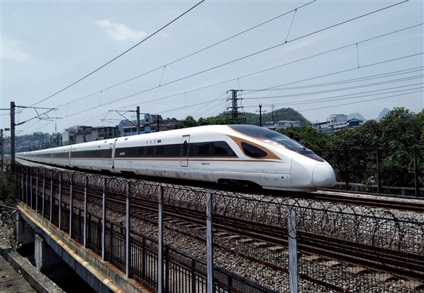 2025年我国铁路客运量达到了42.55亿人次，再度刷新历史纪录