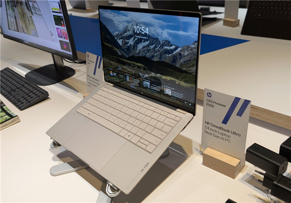 惠普OmniBookUltra14新品亮相：搭载英特尔与高通双处理器，板载内存不支持升级