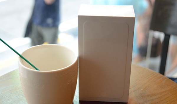 iPhone6Plus开箱照片抢先看到底该割哪个肾呢?