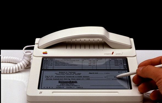 1983年的“第一代”iPhone，那可真是名副其实的古董了！