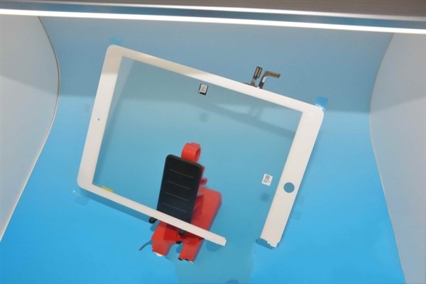疑似iPad5真机外观曝光延续iPadmini设计风格