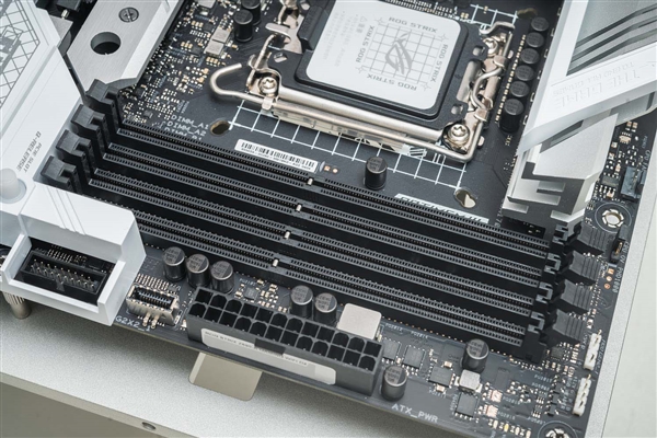 内存市场彻底失控！DDR3主板销量暴涨2-3倍：DDR2的时代不远了