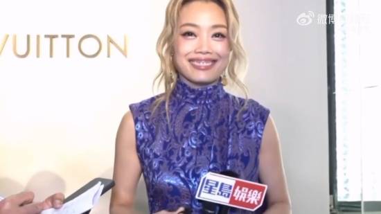 容祖儿评价阿sa小十岁的男友：外形条件出众且人品端正