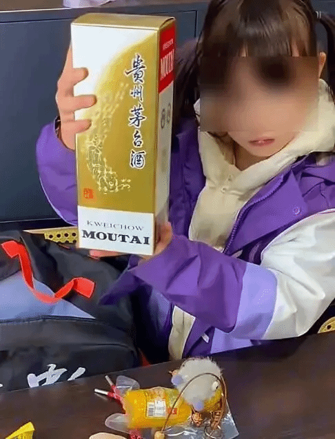 公安部网安局通报：“小女孩50元淘到名酒”视频为摆拍，涉事男子已被行政处罚