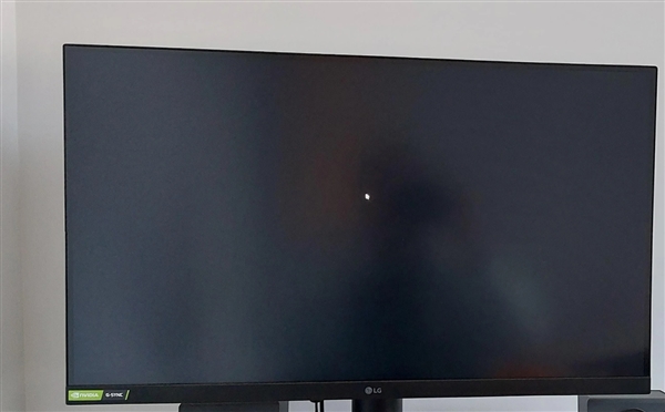 微软年初首次更新Bug频发！Windows11又曝新故障：电脑出现黑屏现象