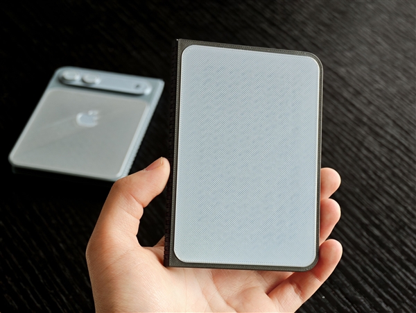 苹果首款折叠屏即将登场iPhoneFold原型机体验