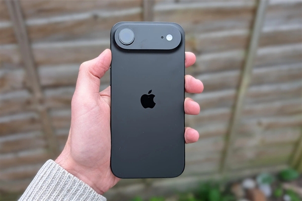 iPhoneAir直降2000元后成热门机型：京东库存售罄发货需等至2月