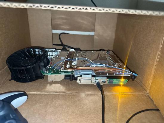 100美元就能入手“全裸”PS5Pro？它居然能完美运行游戏