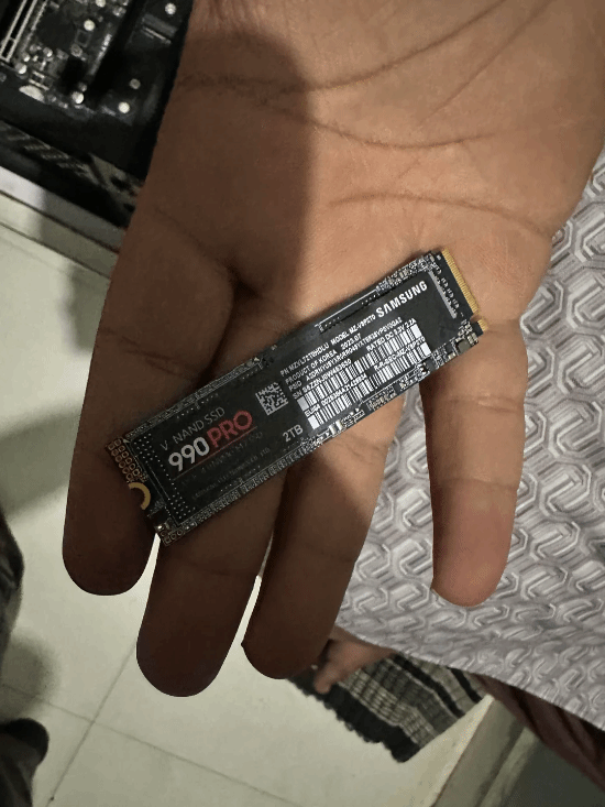 贪便宜入手2TB三星固态硬盘，结果遭遇骗局：实际读写速度仅20MB/s！更离谱的是Windows系统居然还显示为正品
