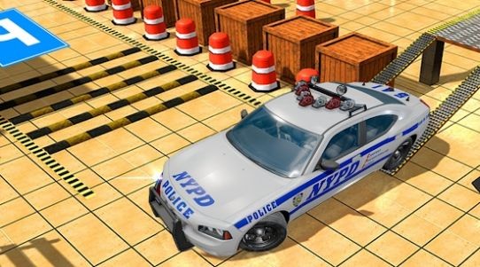 极限警车停车场3D游戏最新版图4